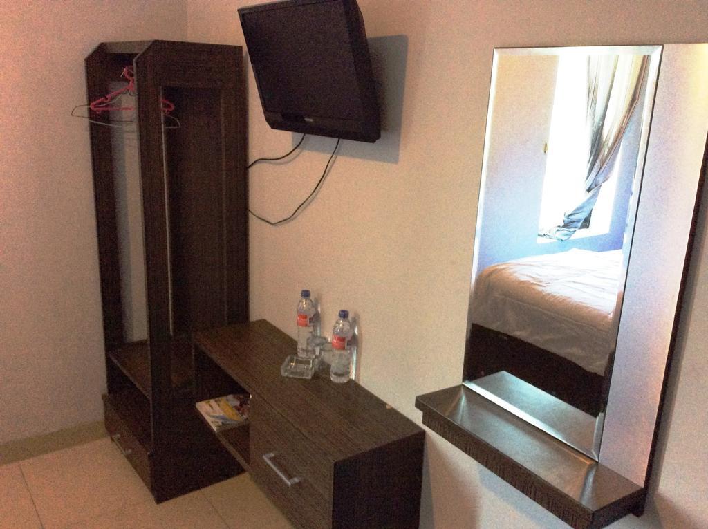 Hotel Diamond มากาซาร์ ภายนอก รูปภาพ