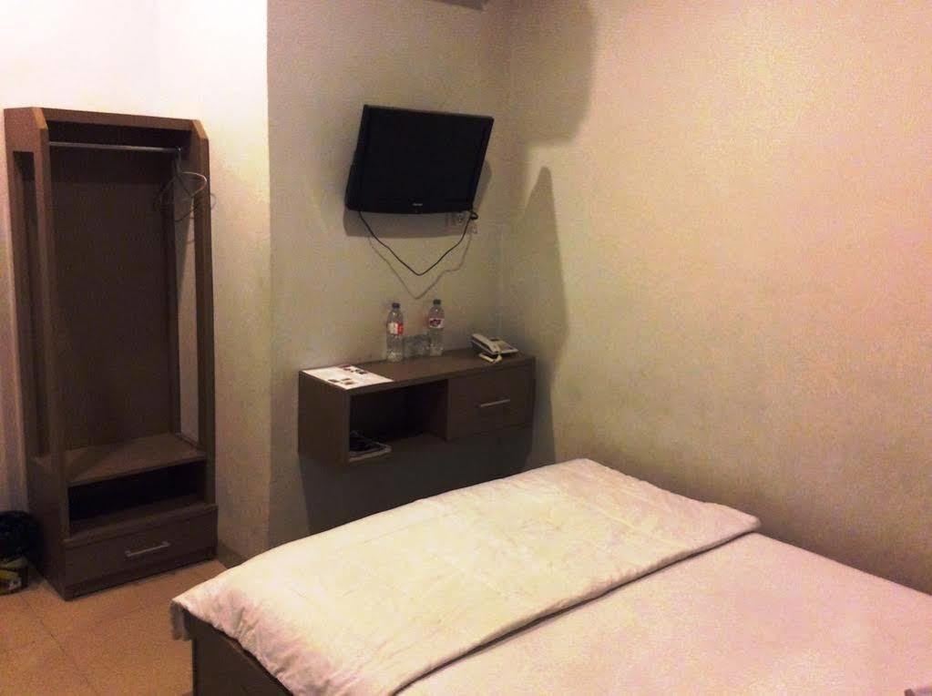Hotel Diamond มากาซาร์ ภายนอก รูปภาพ