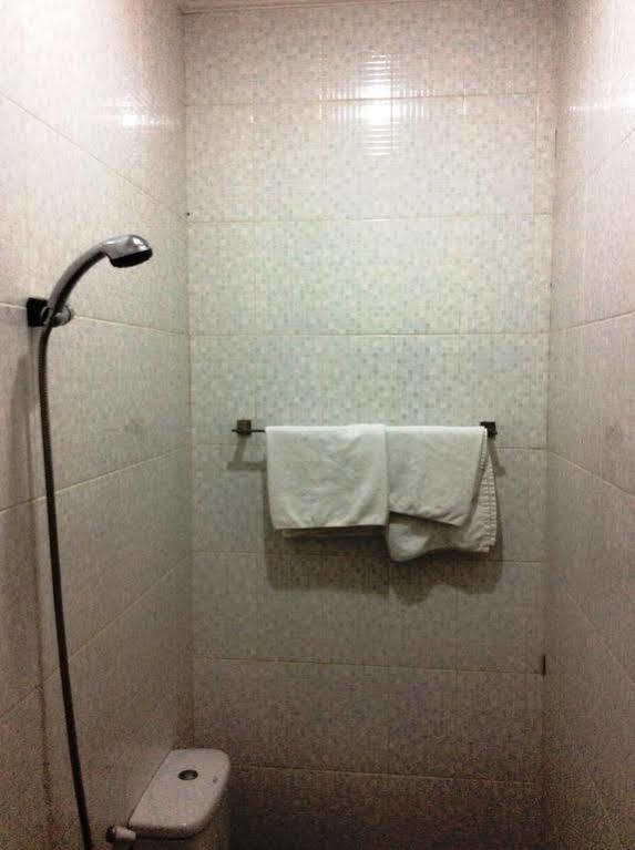 Hotel Diamond มากาซาร์ ภายนอก รูปภาพ